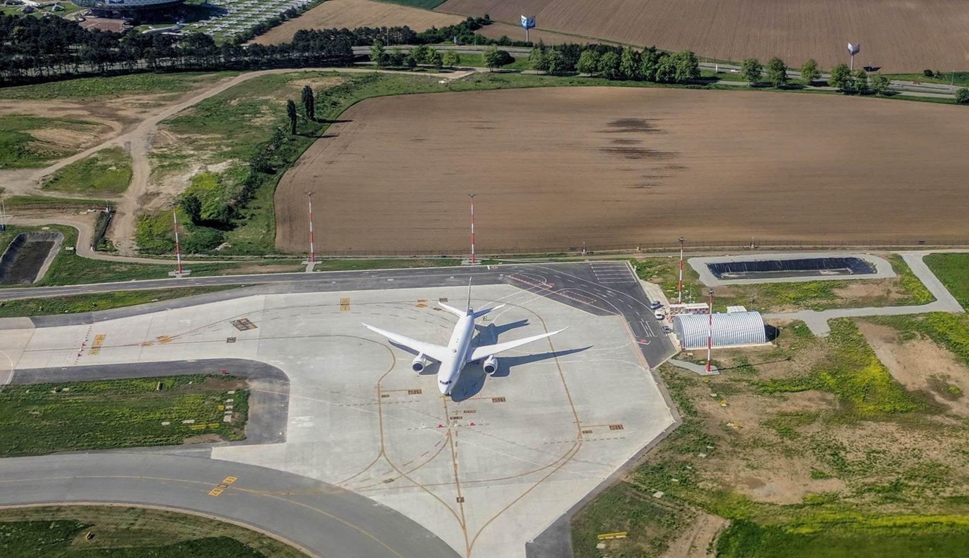 Belgrade Nikola Tesla Airport concession, infrastructure and