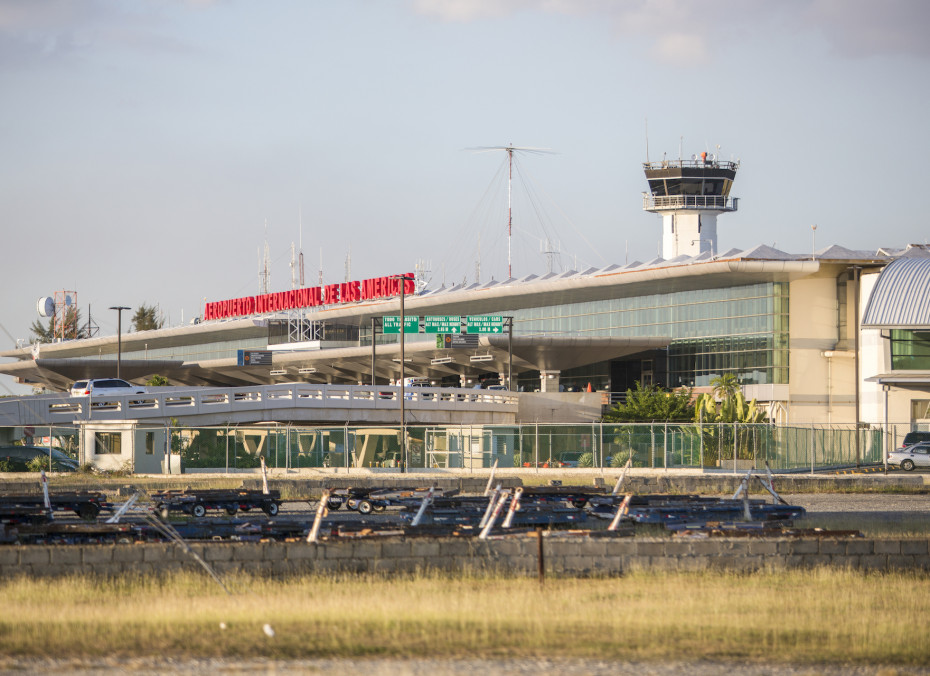 Las Américas airport, a concession contract operated by VINCI Airports