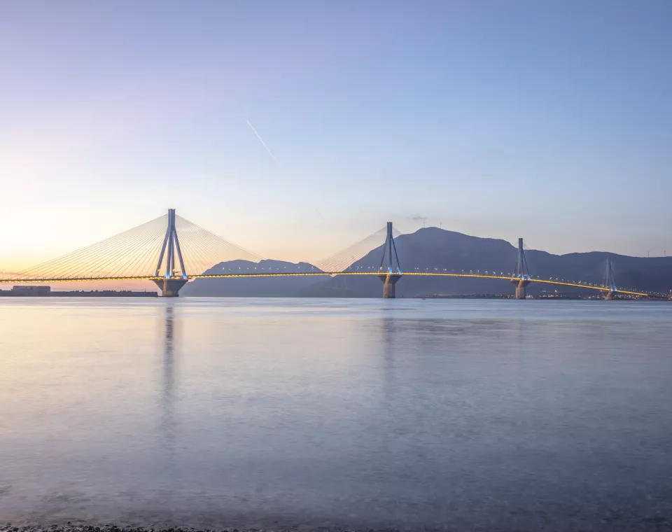 A worldwide leader in transport and public infrastructure