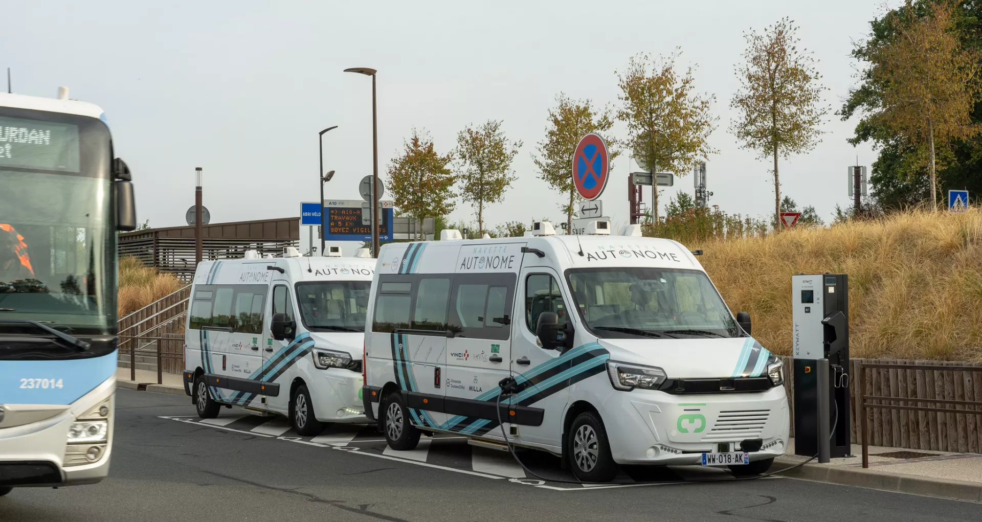 Première mondiale : une navette autonome électrique expérimentée avec succès sur l’autoroute A10